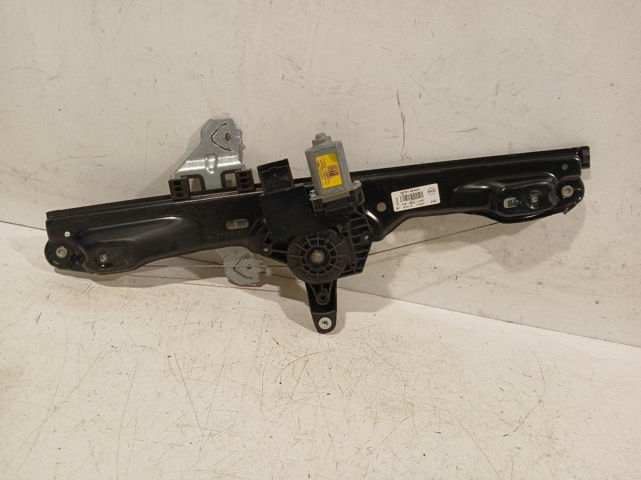 Raammechaniek elektrisch links voor Nissan Qashqai, Onderdelen@venauto.nl, Van der Ven Autorecycling B.V., Gebruikt, Ettenseweg 76, 4706 PB Roosendaal, The Netherlands