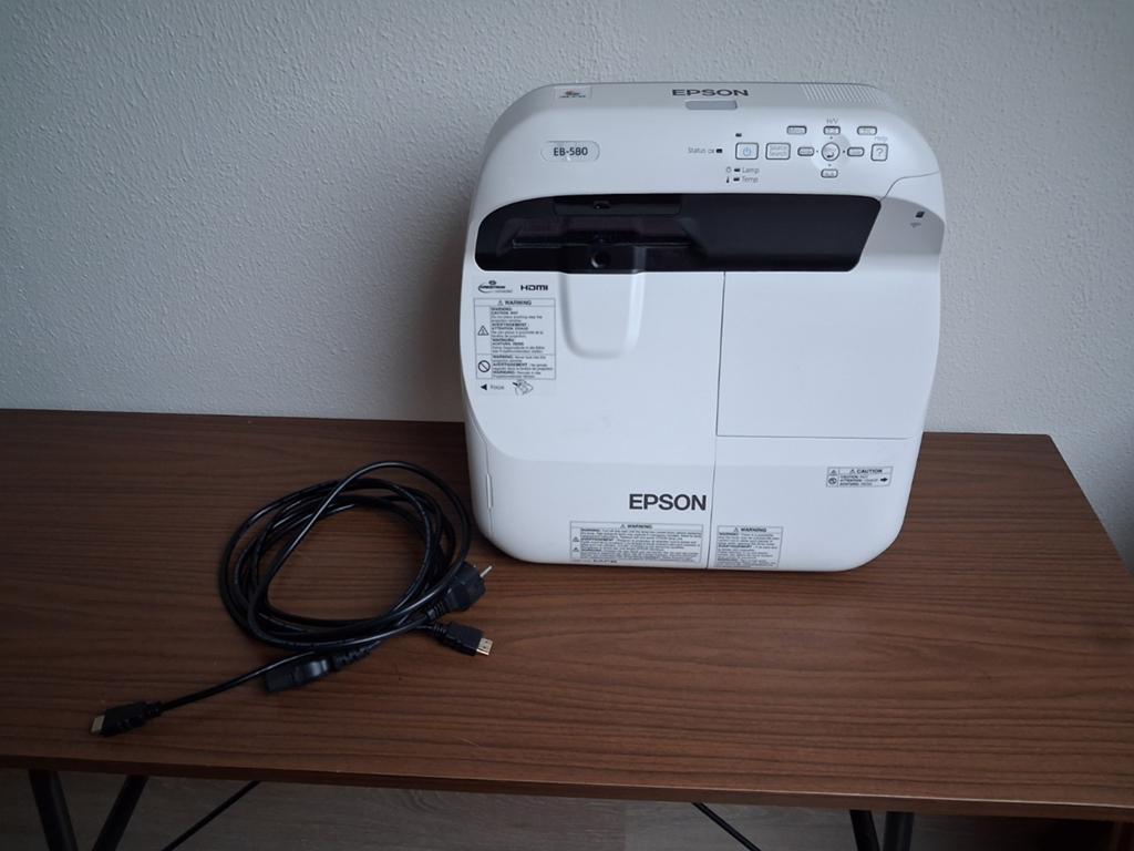 Epson EB-580 Beamer - Ultra Short Throw Projector, Audio, Tv en Foto, Beamers, Gebruikt, Epson, Ophalen of Verzenden, LCD