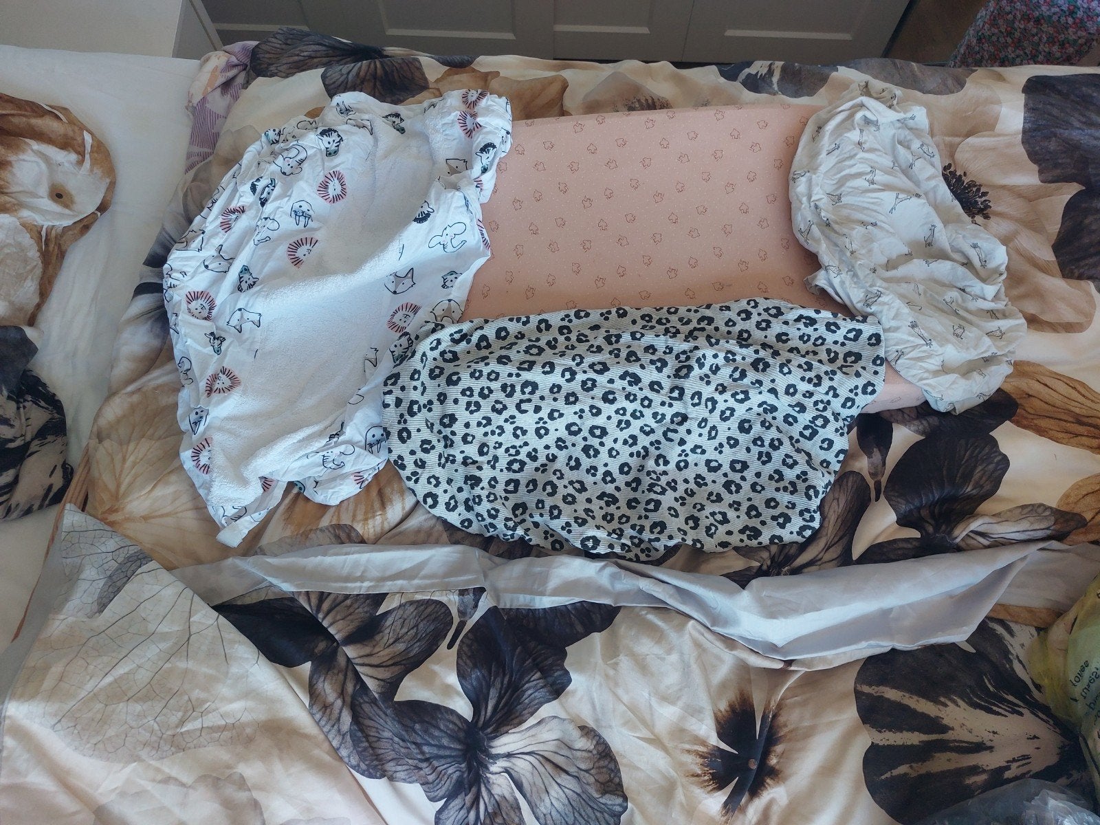 aankleedkussen met 4 hoezen, Kinderen en Baby's, Badjes en Verzorging, Ophalen, Gebruikt, Aankleedkussen