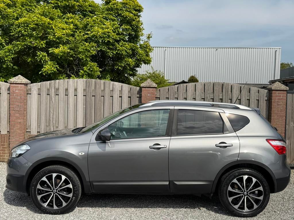 Nissan Qashqai 1.6 Connect Edition PANO HEMEL STOEL VERWARMI, Auto's, Nissan, Voorwielaandrijving, Stof, Gebruikt, Zwart