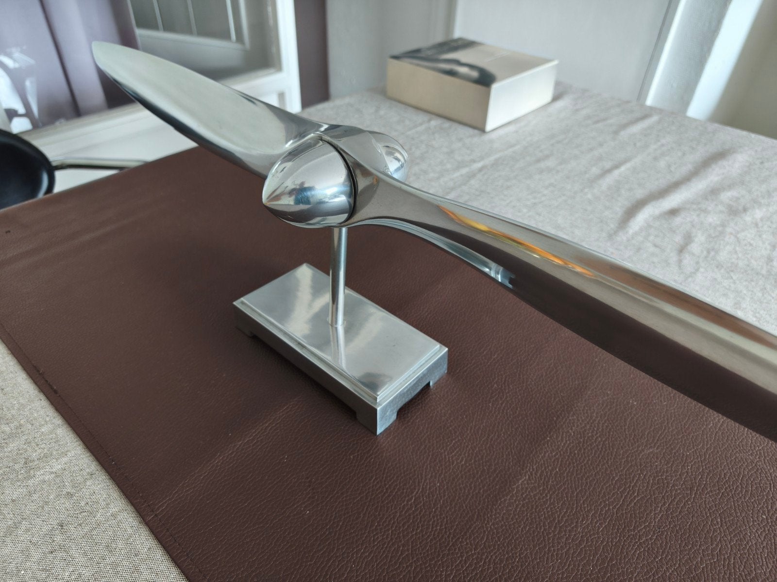 Decoratieve Vliegtuig Propeller op Voetstuk, Ophalen of Verzenden