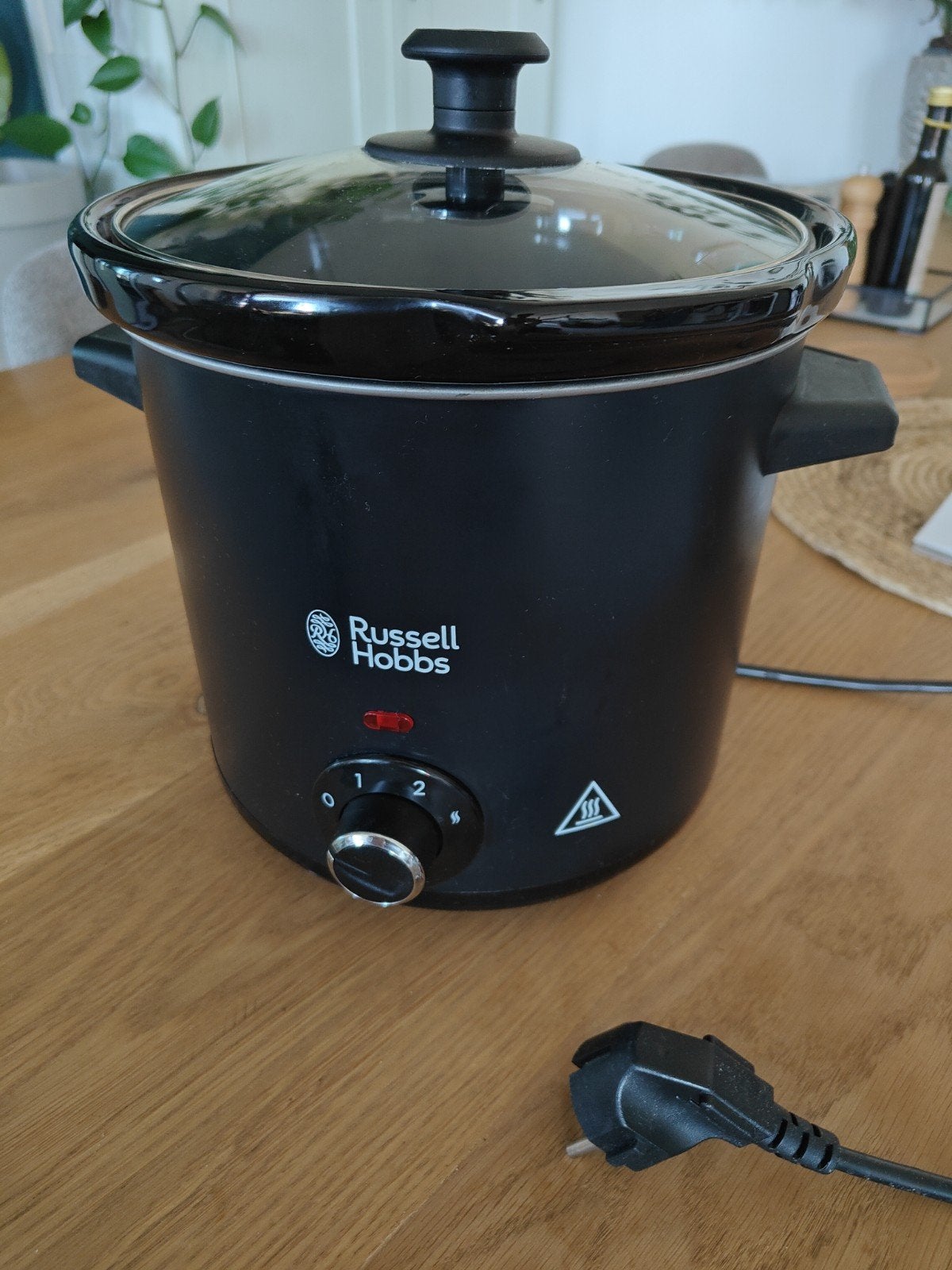 Russell Hobbs Slowcooker - Compact en Efficiënt, Witgoed en Apparatuur, Slowcookers, Ophalen of Verzenden, Zo goed als nieuw