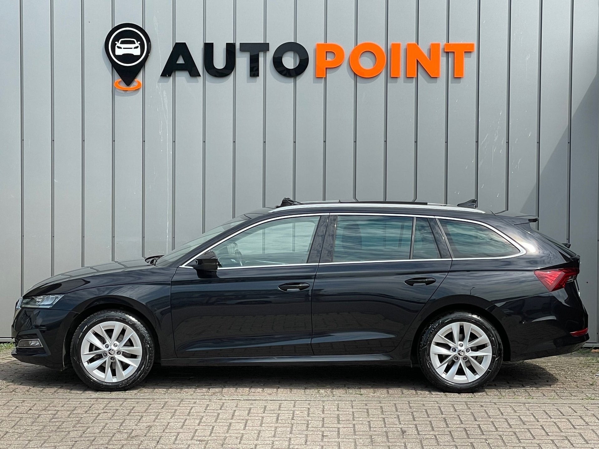 Skoda Octavia Combi 1.0 e-TSI PANO LEER VIRTUAL DEALER OND B, Auto's, Skoda, Gebruikt, Zwart, 1252 kg, 19 km/l