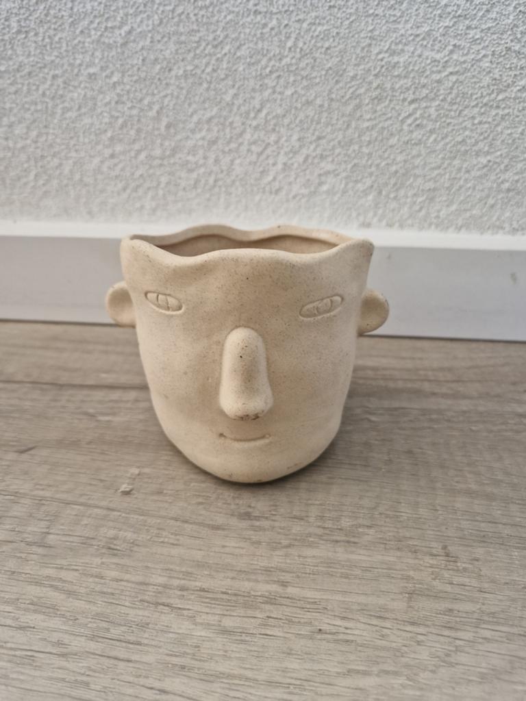Bloempot gezicht hoofd beige pot plantenpot potje, Rond, Ophalen of Verzenden, Zo goed als nieuw, Aardewerk