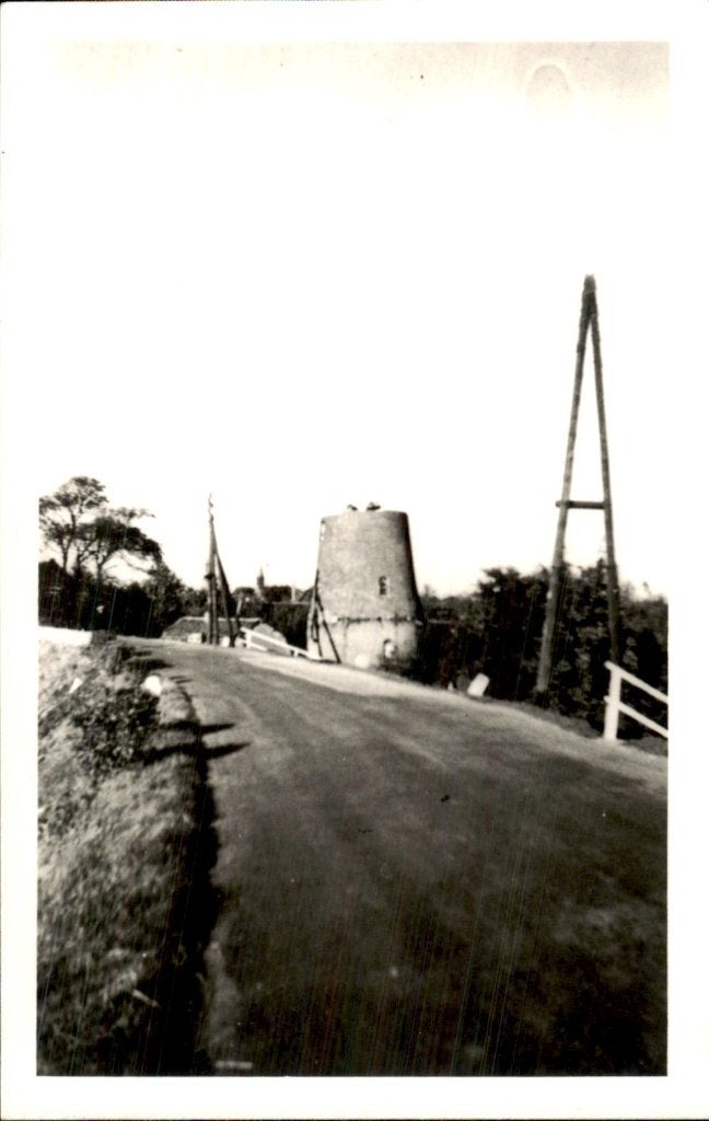 Molenromp bij brug, Ophalen of Verzenden, 1940 tot 1960, Ongelopen, Zuid-Holland