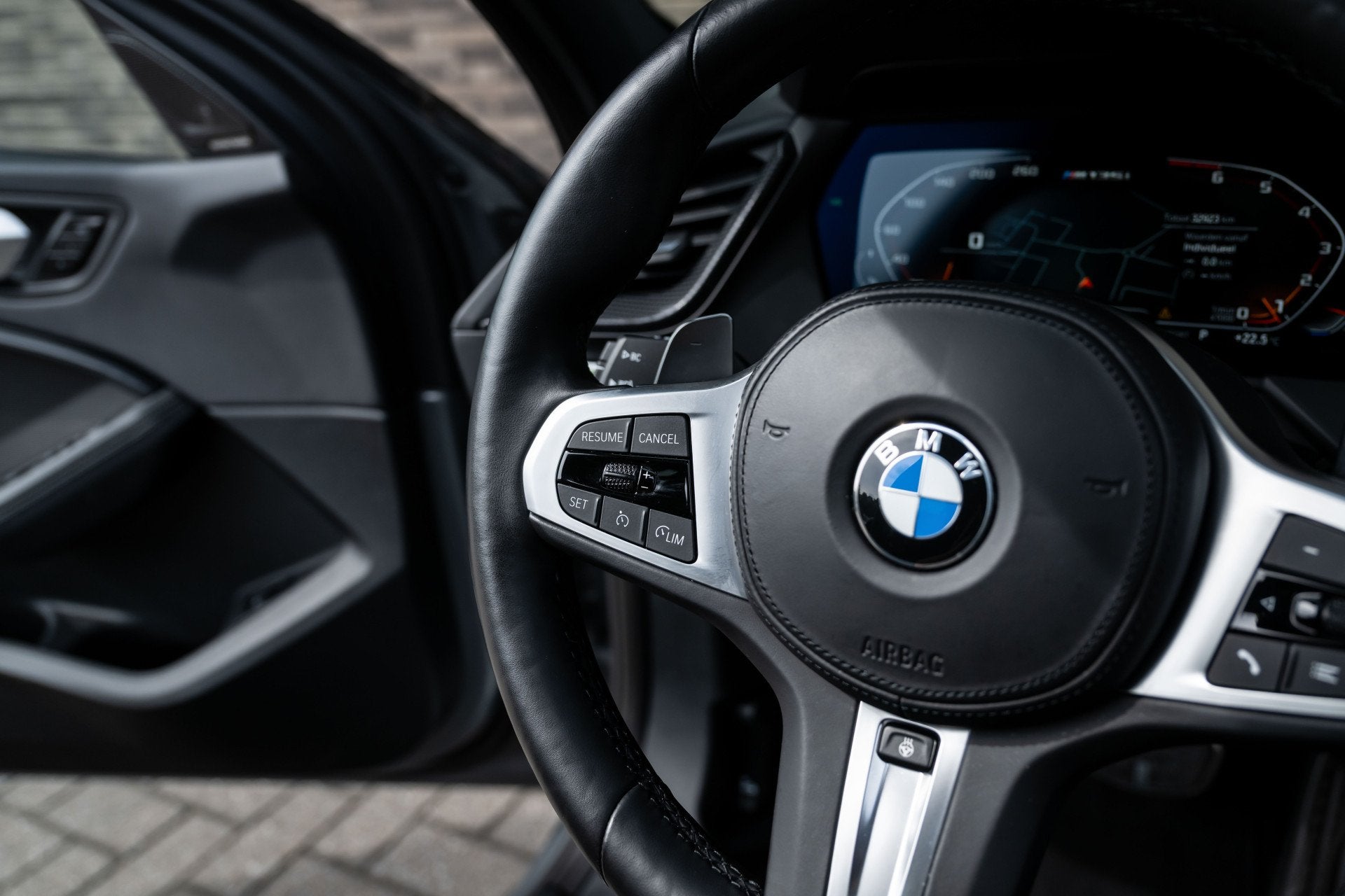 Foto 24 van BMW 1-serie M135i xDrive | Live Cockpit | Panorama | Leder |