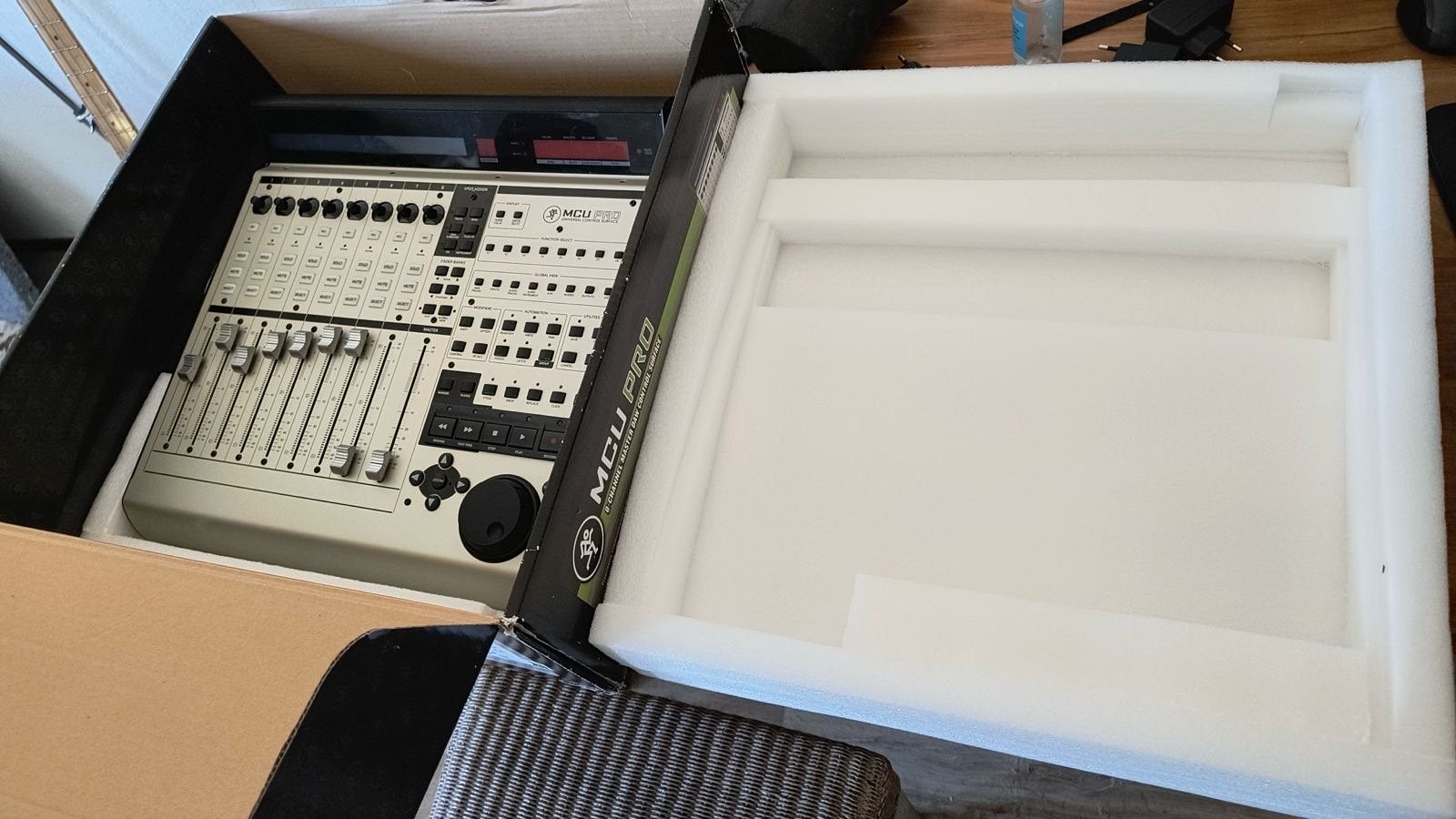 Mackie MCU Pro DAW Controller in originele doos, Muziek en Instrumenten, Ophalen of Verzenden, Zo goed als nieuw, 5 tot 10 kanalen