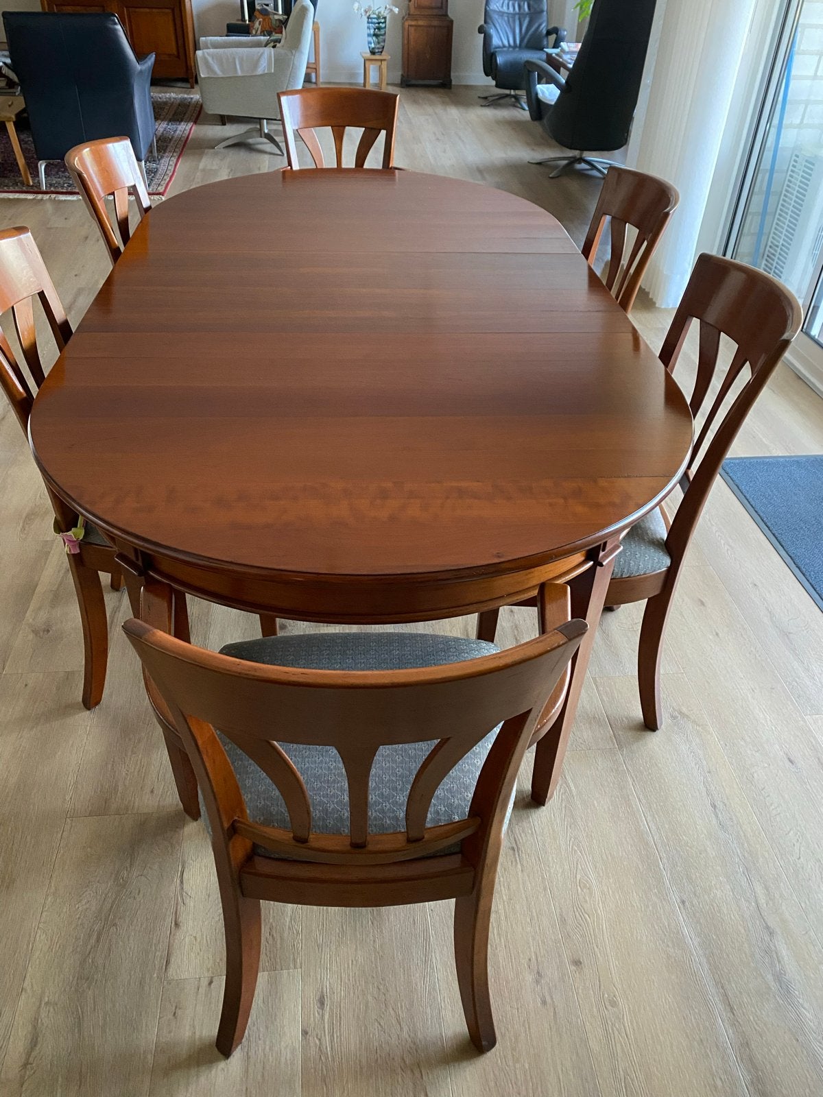 Kersenhouten eettafel met 6 stoelen (2 met armleuningen), Ophalen, 150 tot 200 cm, 200 cm of meer, Zo goed als nieuw
