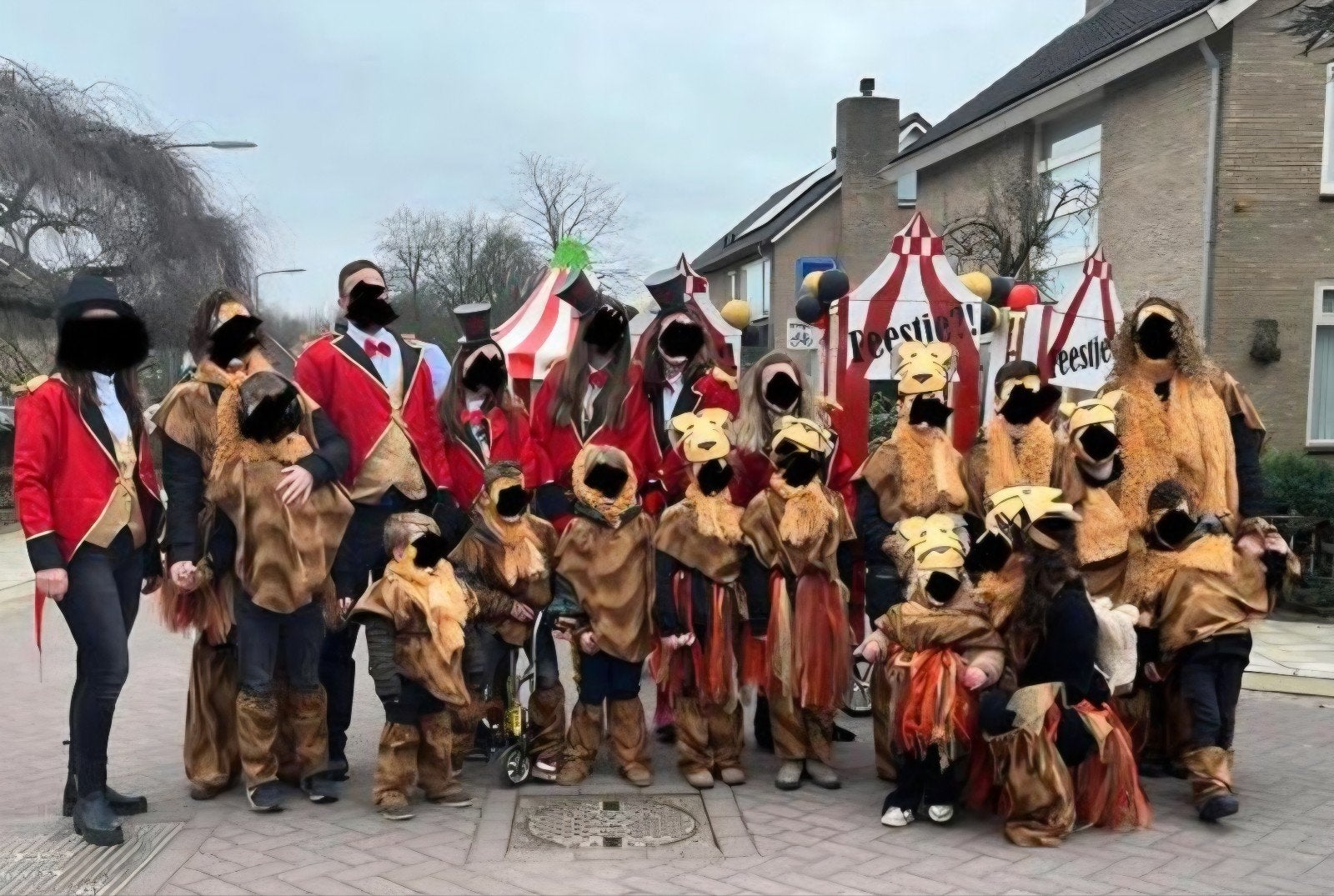 Carnavalskleding Leeuw en Circusdirecteur (diverse maten), Ophalen, Gebruikt, 170 of groter, Jongen of Meisje