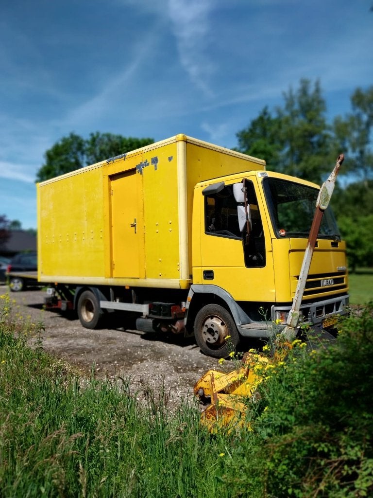 Complete PUR spuitinstallatie met Iveco vrachtwagen, Ophalen