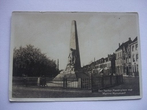 Q48 Den Helder - Havenplein met marinemonument, Verzenden, 1920 tot 1940, Ongelopen, Noord-Holland