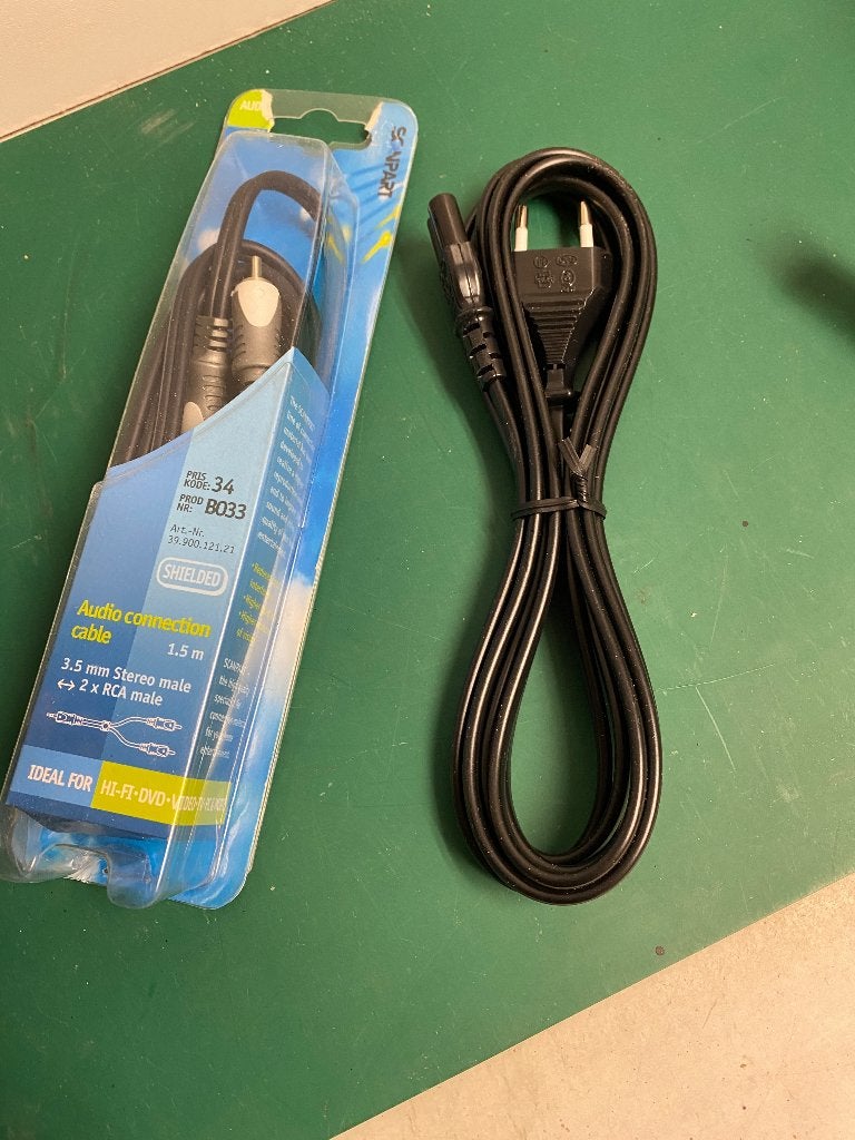 Audio aansluitkabel 1.5m en stroomkabel, Ophalen of Verzenden, Nieuw, Minder dan 2 meter, Interlink-kabel