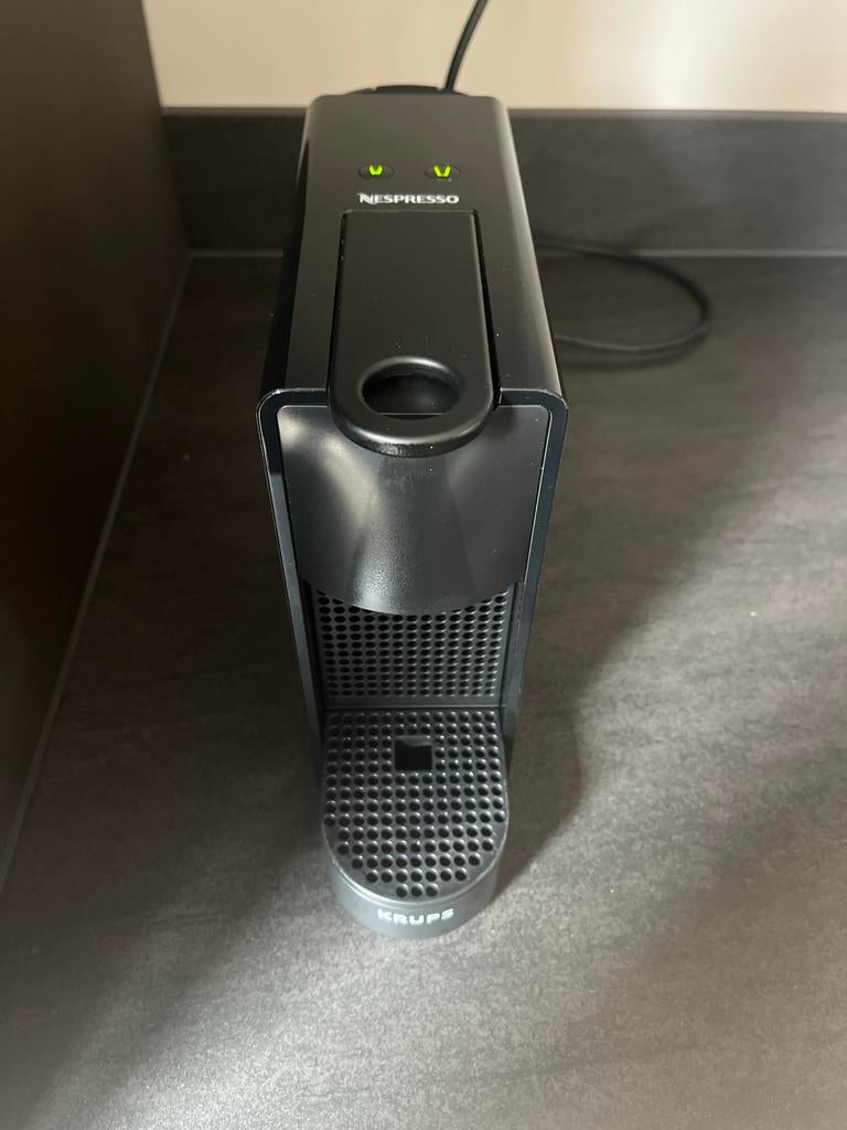 Nespresso Krups Essenza Mini Koffiezetapparaat Zwart, Ophalen, Gebruikt, Espresso apparaat, 1 kopje