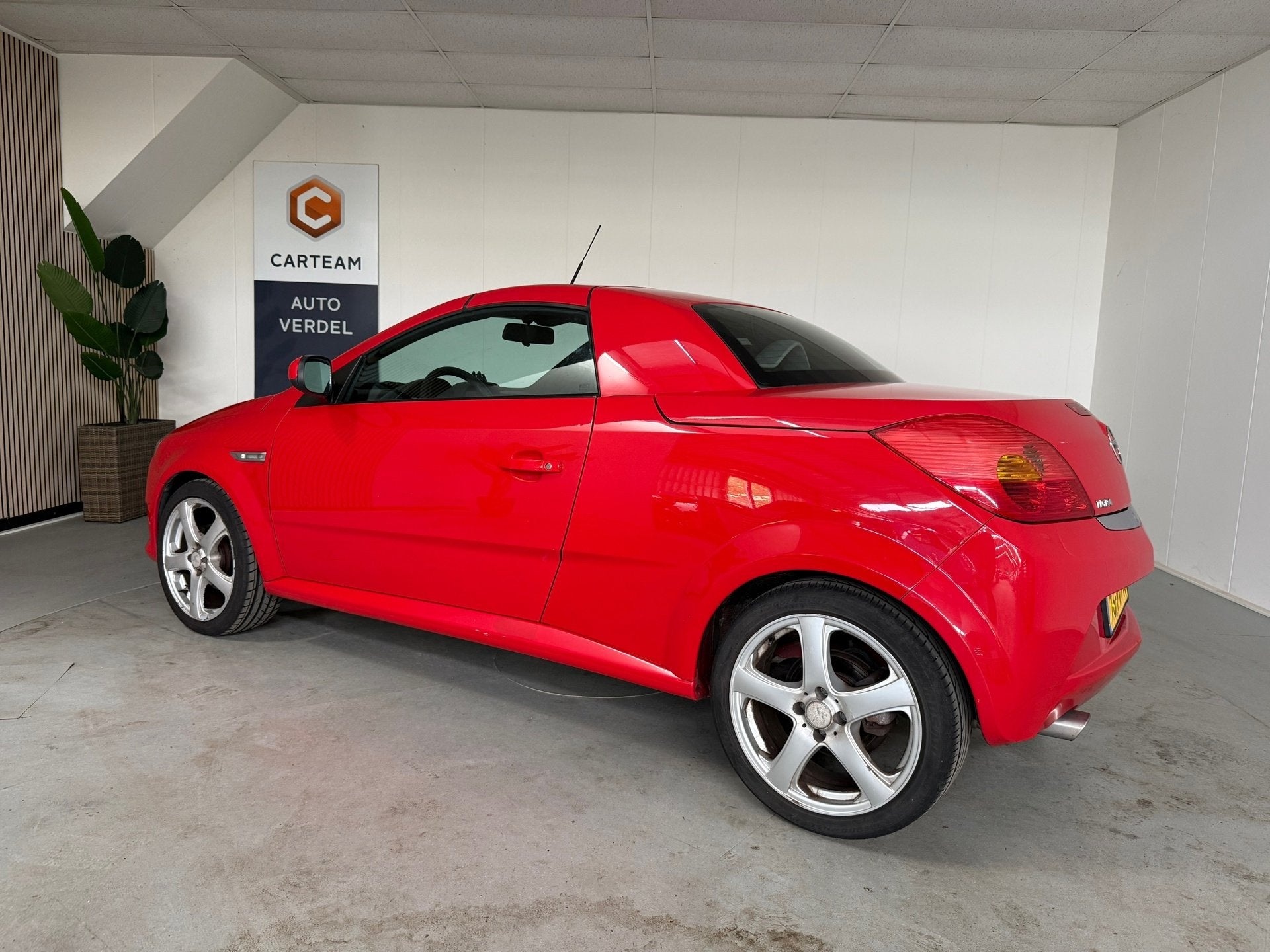 Opel Tigra TwinTop 1.8-16V Enjoy Carplay/navigatie DAK WERKT, 125 pk, Gebruikt, 1796 cc, Origineel Nederlands