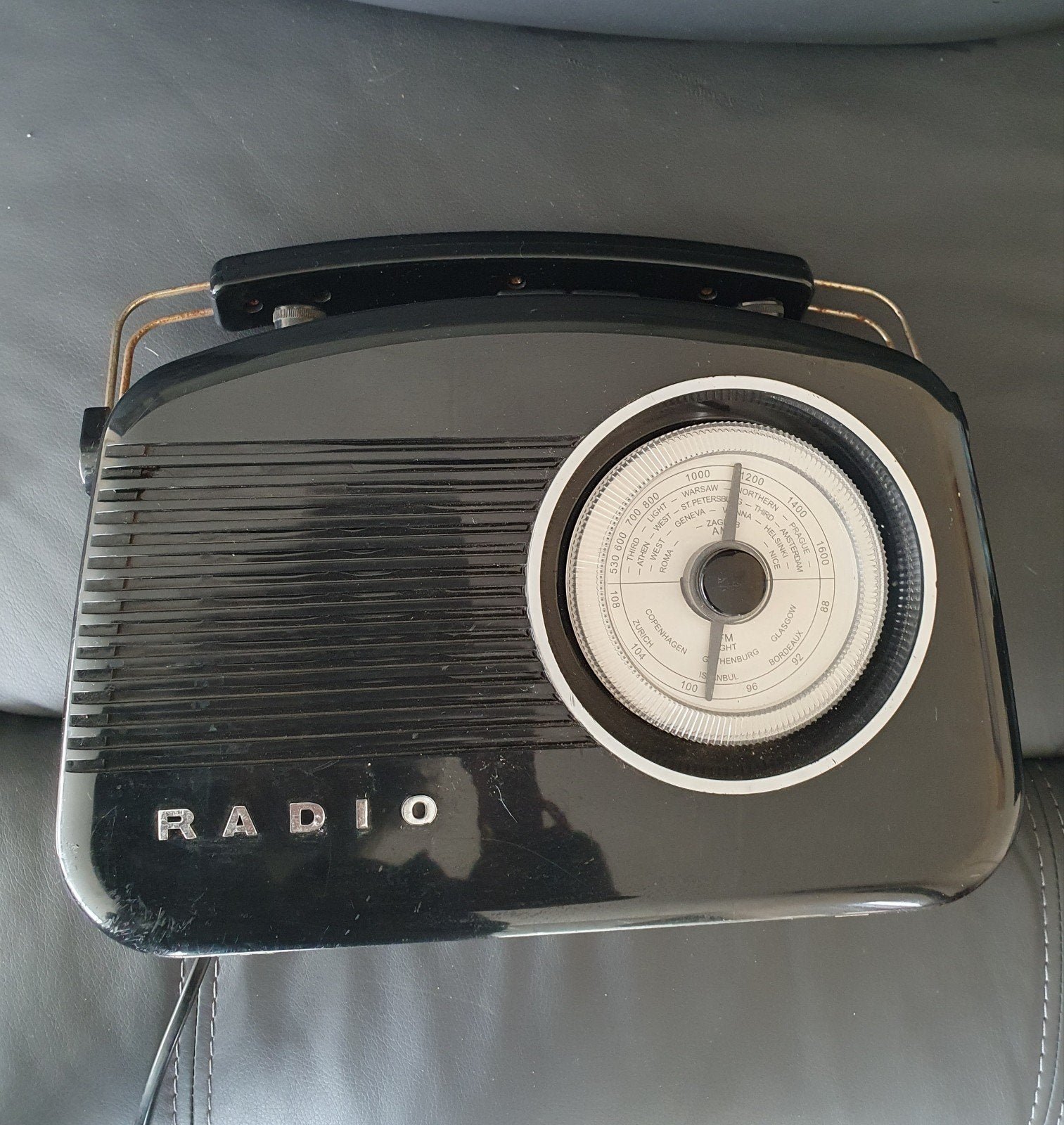 König Retro Radio Bluetooth lichtnet of batterij, Ophalen, Gebruikt, Radio