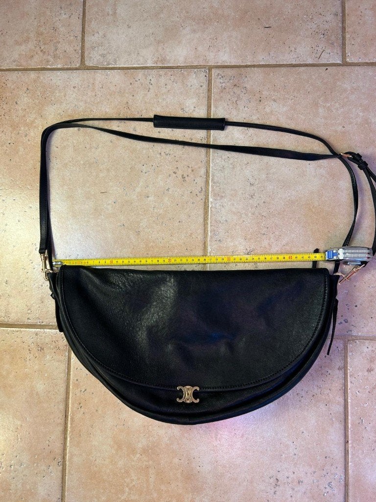 Celine Triomphe Half-Moon bag, Ophalen of Verzenden, Zo goed als nieuw, Zwart, Schoudertasje