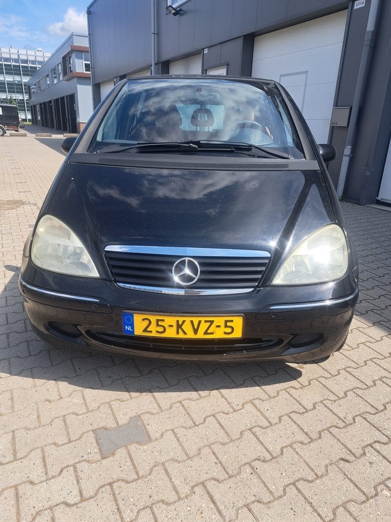 Mercedes-Benz A-klasse 190 Avantgarde, 125 pk, 4 cilinders, 400 kg, Zwart
