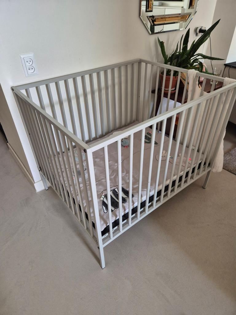 Baby box 80x100 kleur Oatmeal, met Done by Deer boxkleed, Ophalen, Zo goed als nieuw, Minder dan 140 cm, Matras