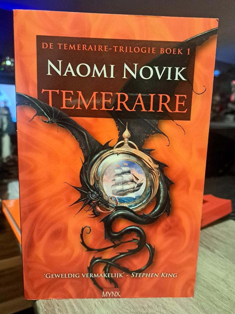 Naomi Novik-Temeraira boek 1 (Z238-258), Ophalen of Verzenden, Zo goed als nieuw