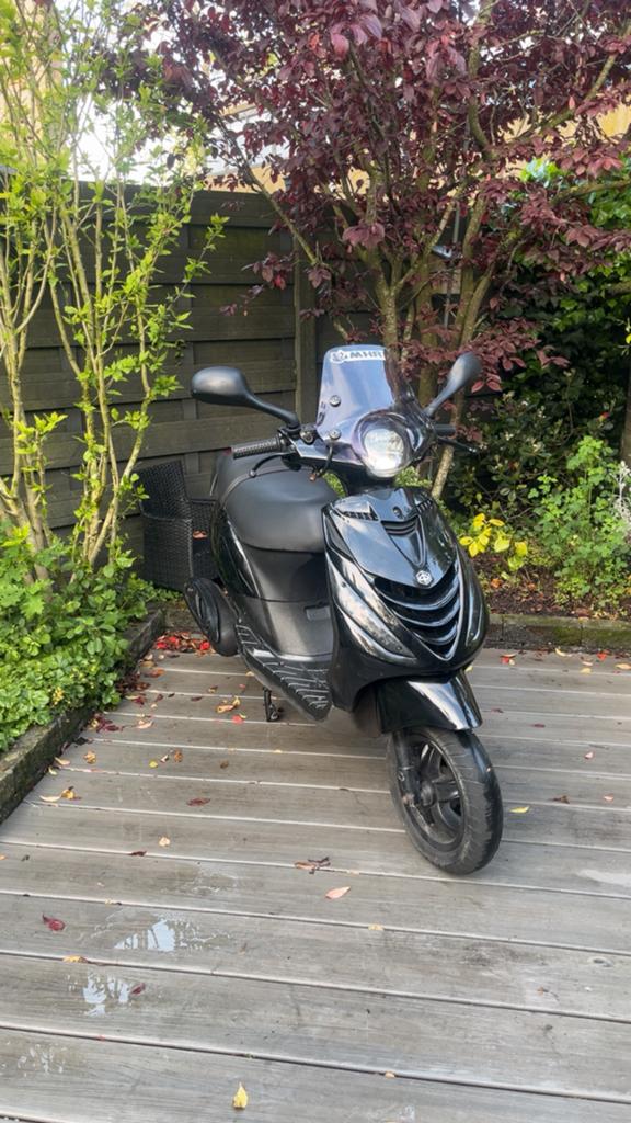 Zip 50cc 4takt Snorplaat, Fietsen en Brommers, Scooters | Piaggio, Zo goed als nieuw, Zip, Benzine, Ophalen