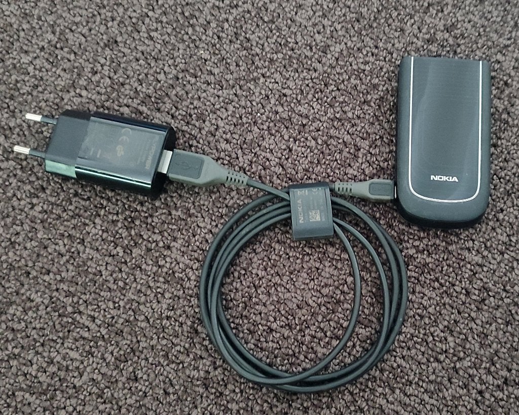 Nokia 3710 fold? klaptelefoon 3.2 MP met lader, Telecommunicatie, Mobiele telefoons | Nokia, Ophalen of Verzenden, Geen camera