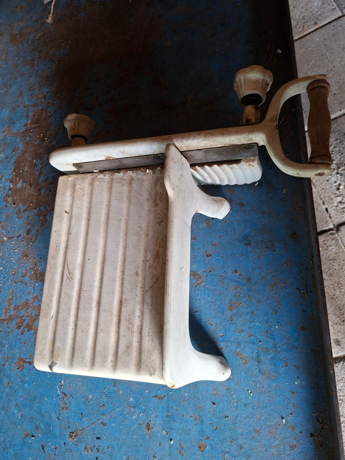 Vintage Broodsnijmachine - Antieke Keukenhulp, Antiek en Kunst, Antiek | Keukenbenodigdheden, Ophalen