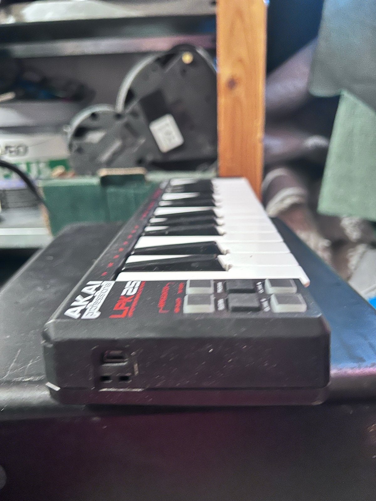 Akai LPK25 MIDI Keyboard Controller, Muziek en Instrumenten, Synthesizers, Overige merken, Gebruikt, Met midi-aansluiting, Overige aantallen