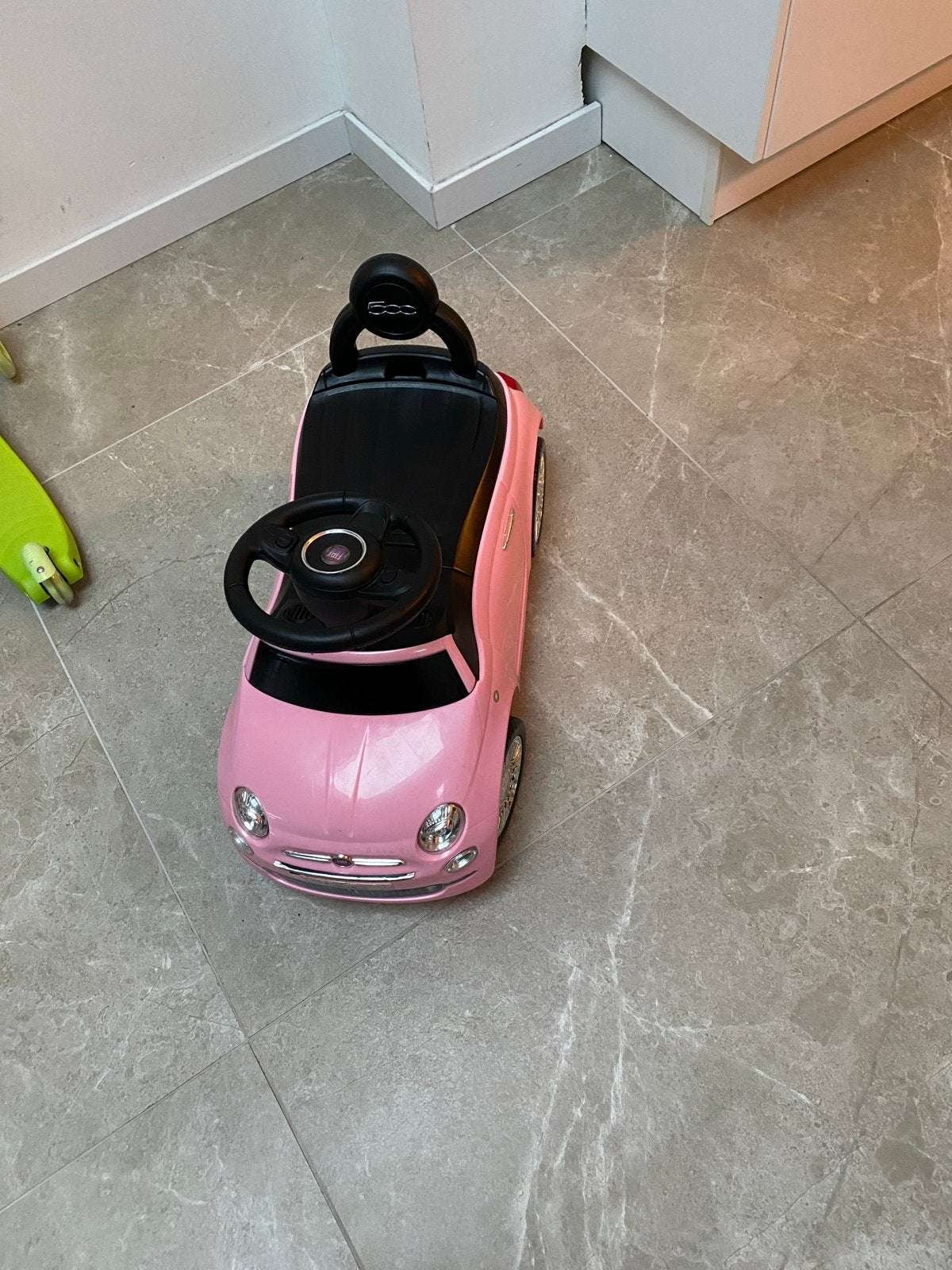 Roze Fiat 500 loopauto voor kinderen, Ophalen, Gebruikt