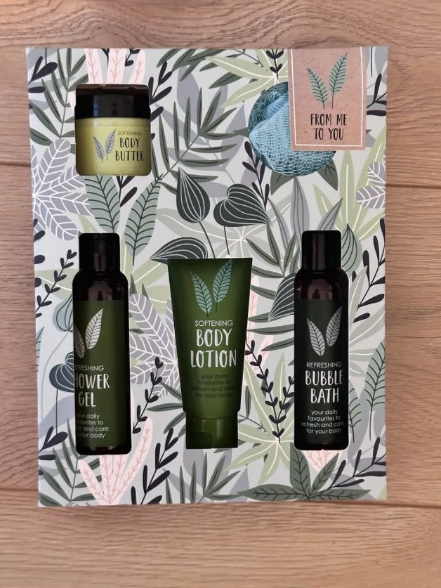 Verzorgingsset met Body Butter, Lotion, Douchegel, Badschuim, Ophalen of Verzenden, Nieuw, Bad & Douche