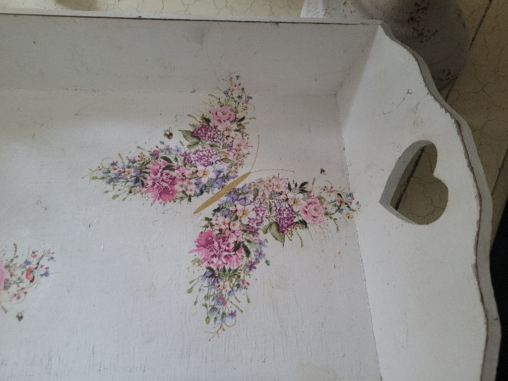 Vintage vol houten dienblad met bloemen en vlinder decor, Heikant 21 Kaatsheuvel, Belle Vieille Brocante, Ophalen of Verzenden