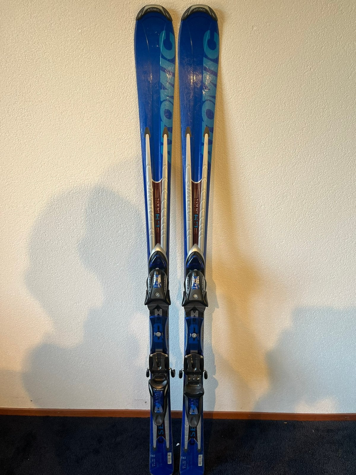 Atomic skis 160 cm, Ophalen, 160 tot 180 cm, Zo goed als nieuw, Carve