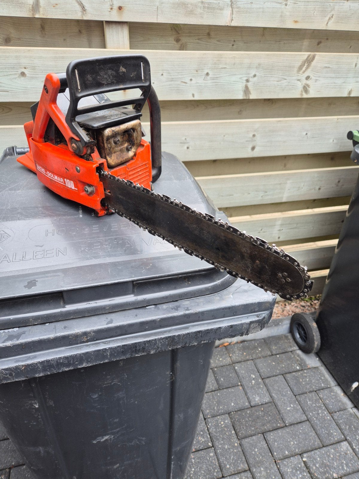 Kettingzaag dolmar 100 loopt goed, Ophalen, Benzine