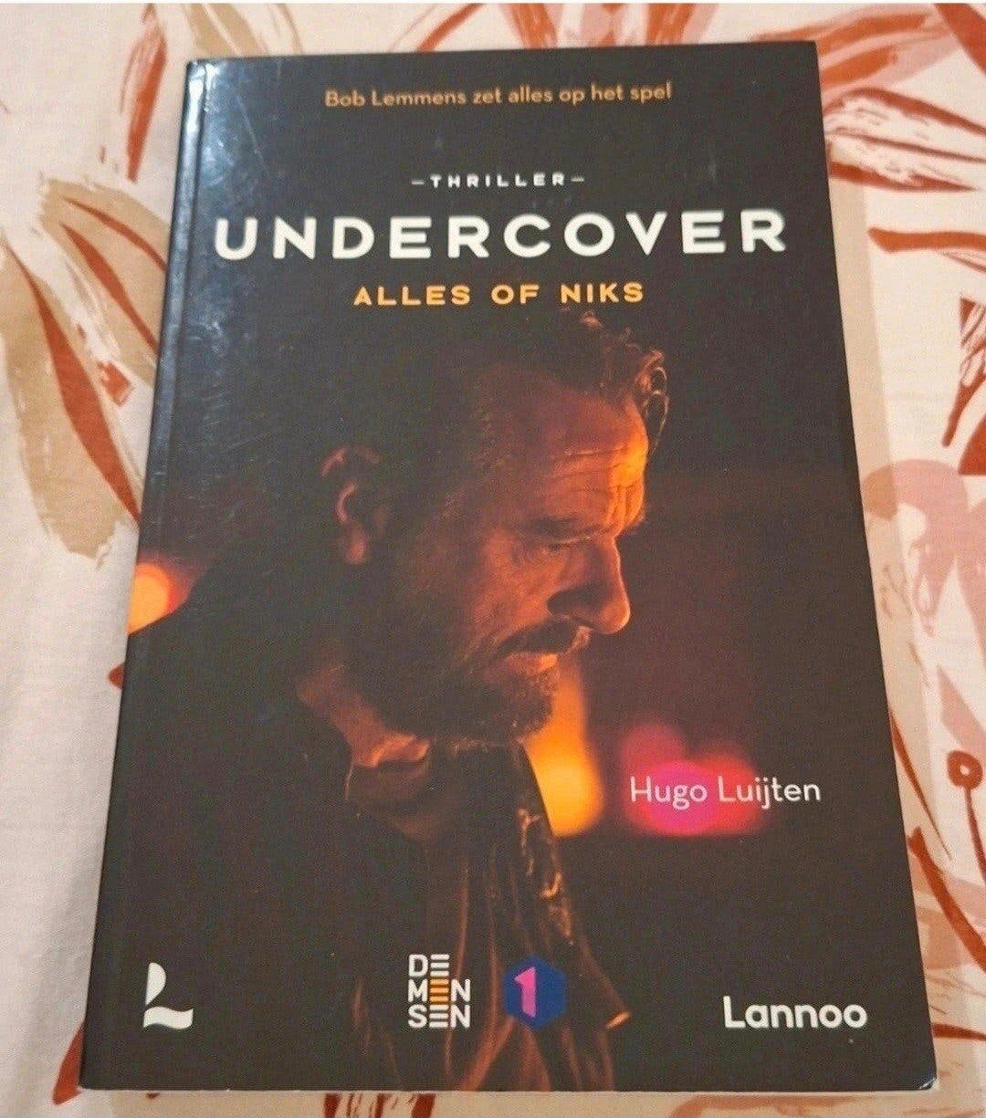 boek Undercover Alles of niks Hugo Luijten, Ophalen of Verzenden, Gelezen, Hugo Luijten, Nederland