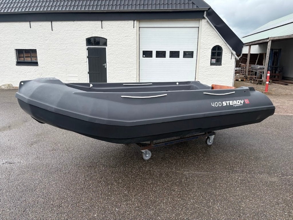 Pioner 400 steady polyethyleen vis / toer werk boot, Watersport en Boten, Ophalen, Overige merken, 4 m, Buitenboordmotor