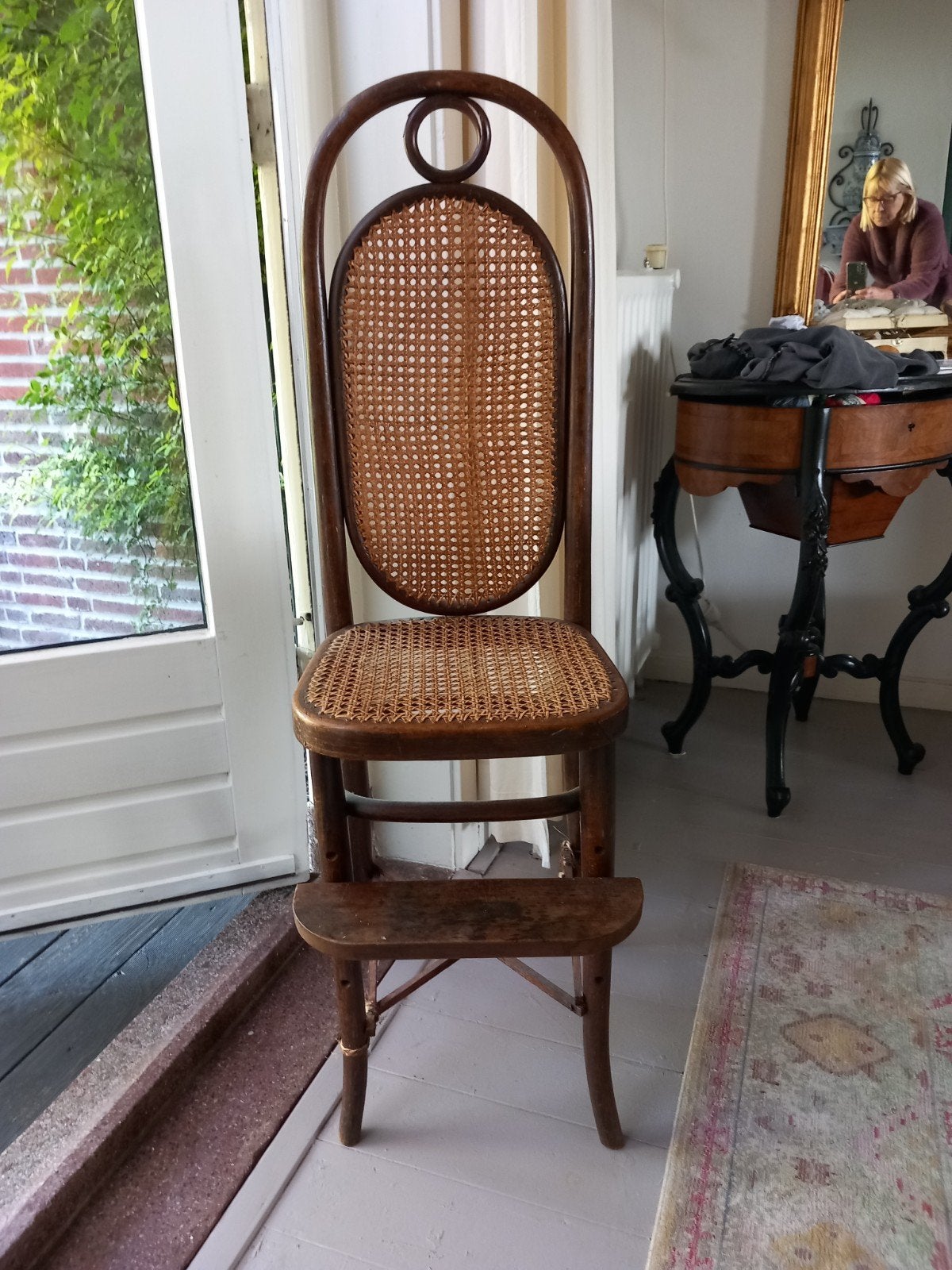 Vintage houten kinderstoel met rieten zitting en rugleuning, Kinderen en Baby's, Ophalen of Verzenden, Gebruikt, Overige typen