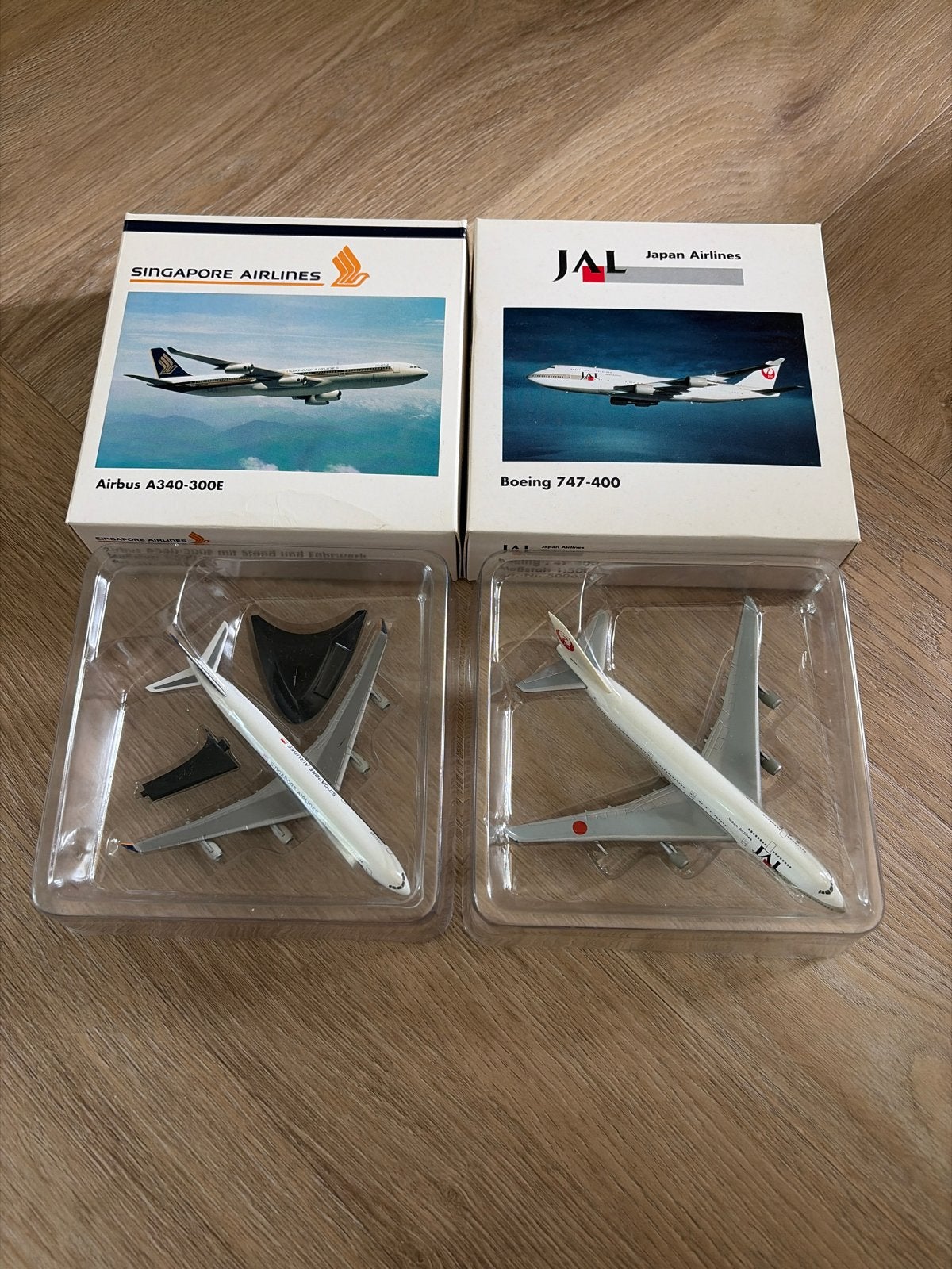 Herpa Wings Vliegtuigmodellen: Singapore Airlines & JAL, Overige merken, 1:200 of kleiner, Ophalen of Verzenden, Zo goed als nieuw
