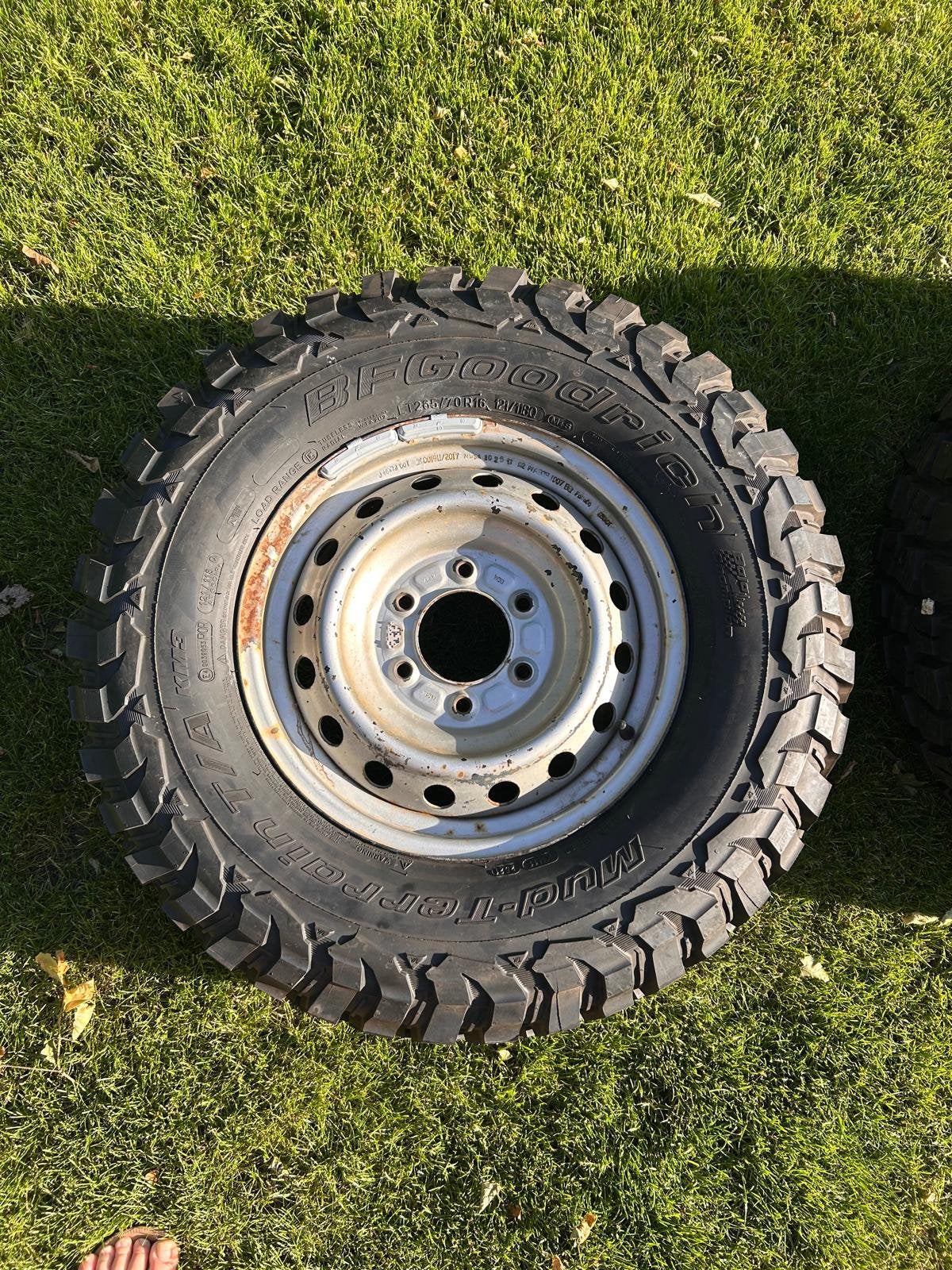 BF goodrich mud banden met ford ranger velg, Ophalen, 16 inch, 265 mm, All Season