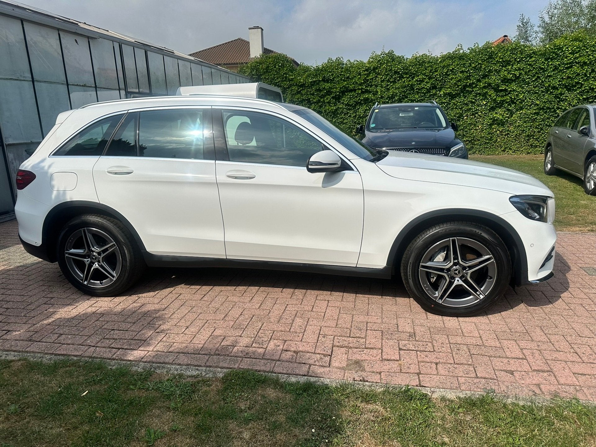 Mercedes-Benz GLC-klasse 250 4MATIC AMG Pano Distronic, Auto's, Dealer onderhouden, 15 km/l, Gebruikt, 4 cilinders