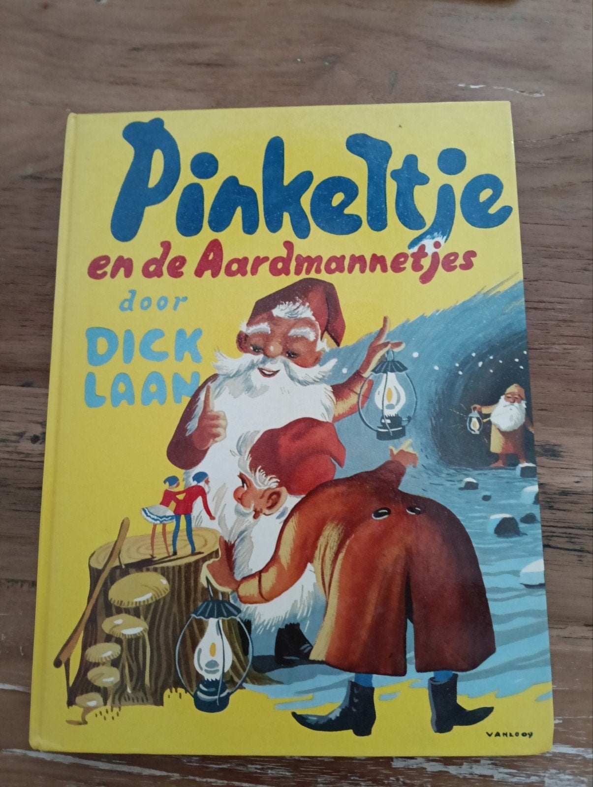 Pinkeltje en de Aardmannetjes - Dick Laan  Zgan (1965), Boeken, Ophalen of Verzenden, Gelezen, Dick Laan, Fictie algemeen