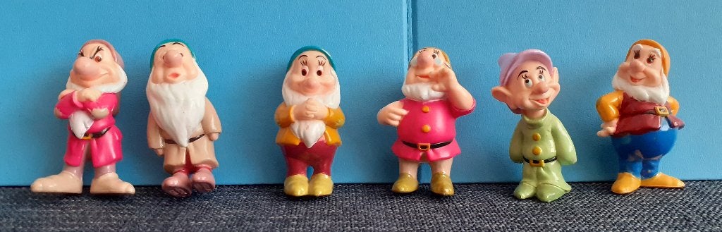 6 dwergen van sneeuwwitje en de 7 dwergen disney, Verzamelen, Ophalen of Verzenden, Zo goed als nieuw