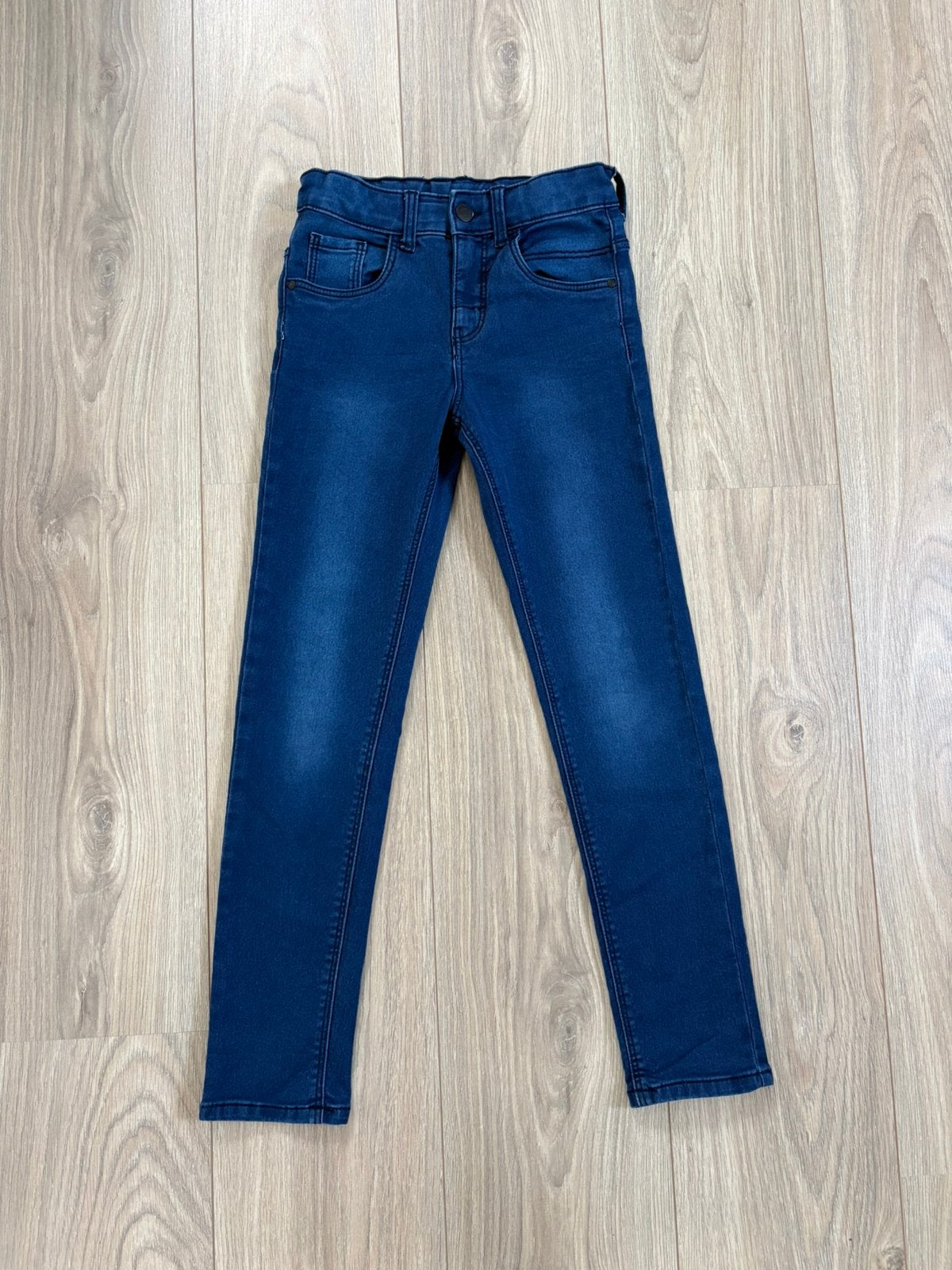 Donkerblauwe HEMA skinny fit jeans - maat 134, Kinderen en Baby's, Ophalen of Verzenden, Zo goed als nieuw, Jongen of Meisje, Broek