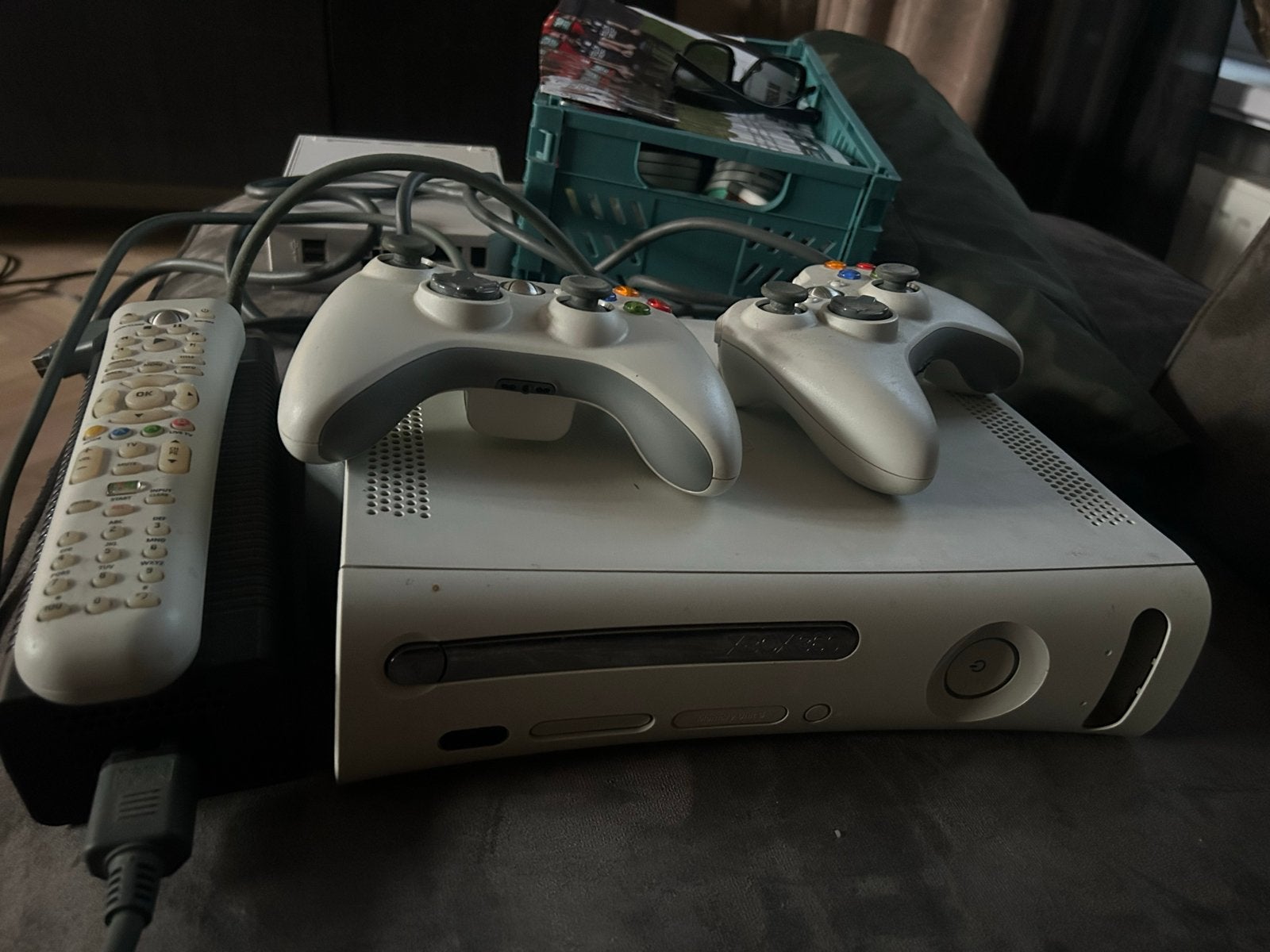 Xbox 360 met controllers en afstandsbediening, Spelcomputers en Games, Games | Xbox 360, Gebruikt, Ophalen of Verzenden