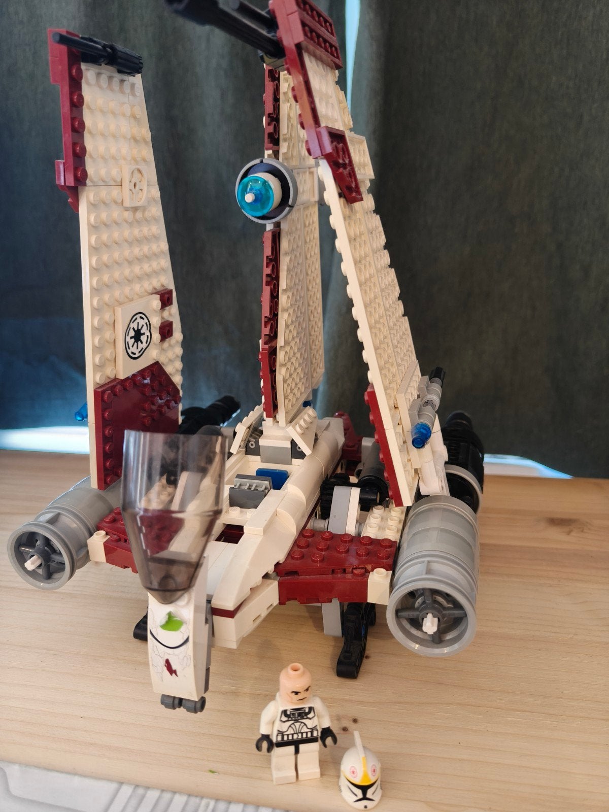 Foto 3 van LEGO Star Wars 7674 V-19 Torrent Starfighter met minifiguur