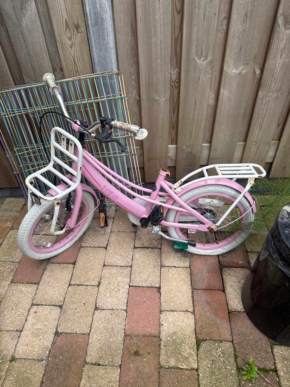 Roze kinderfiets met mandje - Gebruikt, Fietsen en Brommers, Fietsen | Kinderfietsjes, Ophalen, Gebruikt, Velgrem, 16 tot 20 inch
