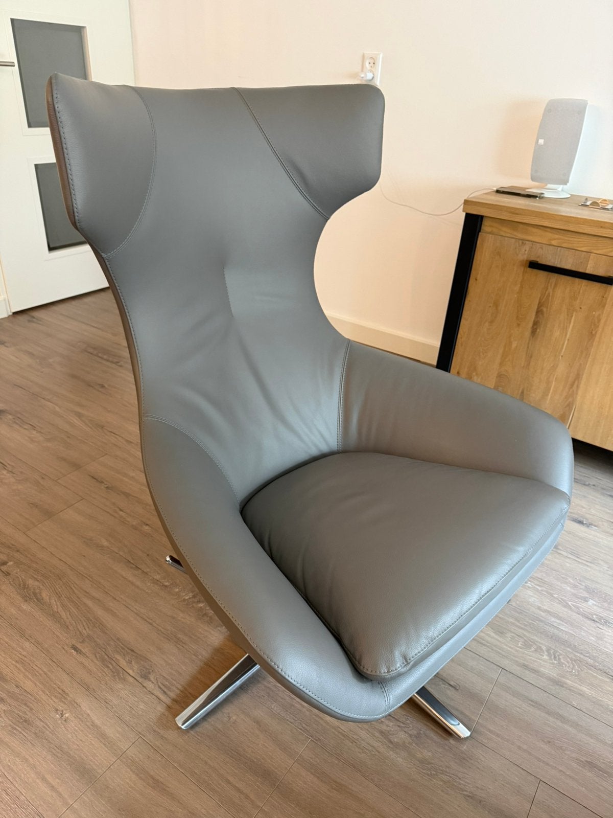 Leolux Caruzzo Plus grijs leder 4 maanden oud., Ophalen, Zo goed als nieuw, 75 tot 100 cm, 50 tot 75 cm