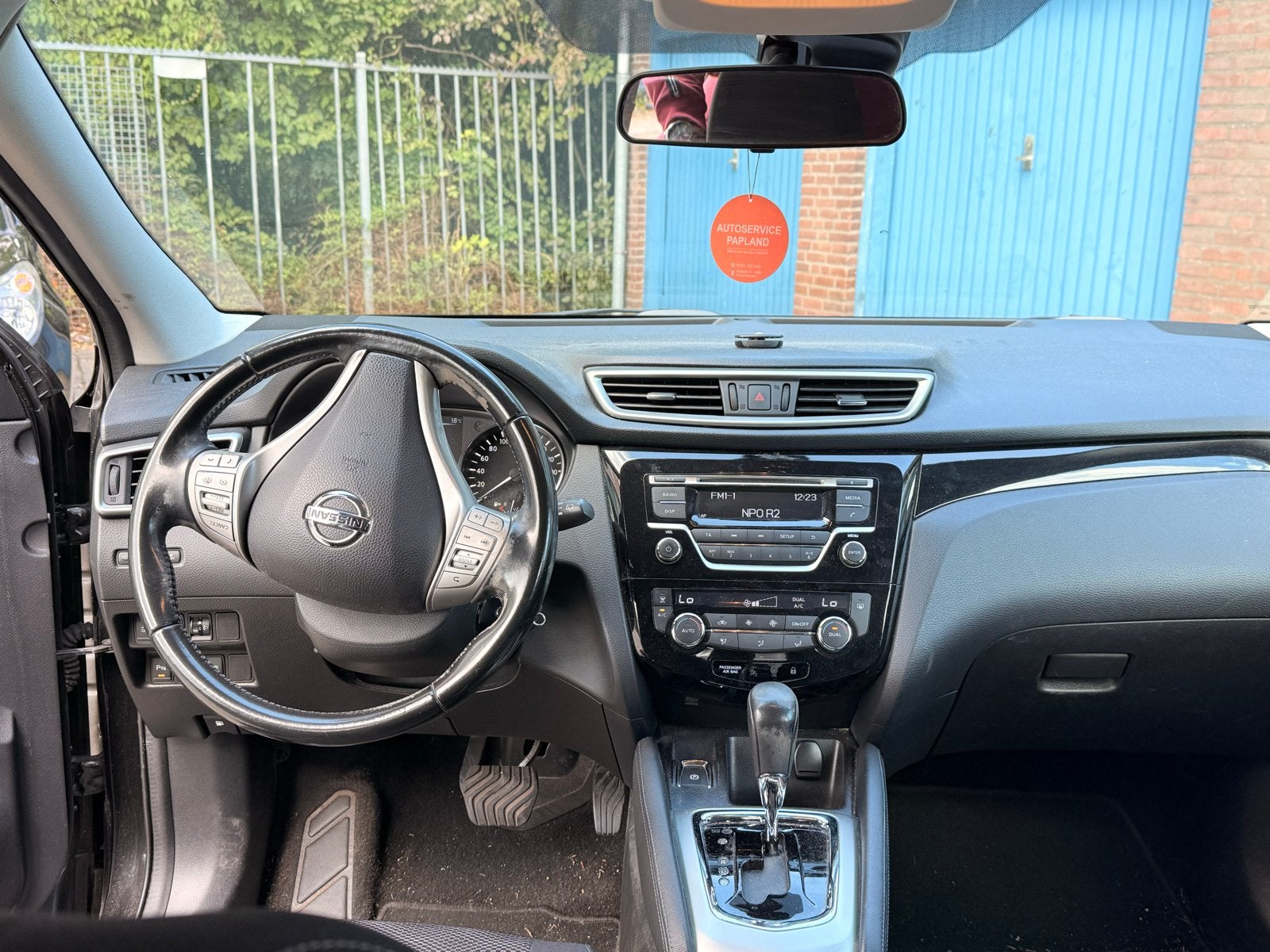 EXPORT !!!! Nissan Qashqai 1.2 Dig-t 85KW 2WD CVT 2015 Zwart, Auto's, Automaat, 680 kg, 4 cilinders, Zwart
