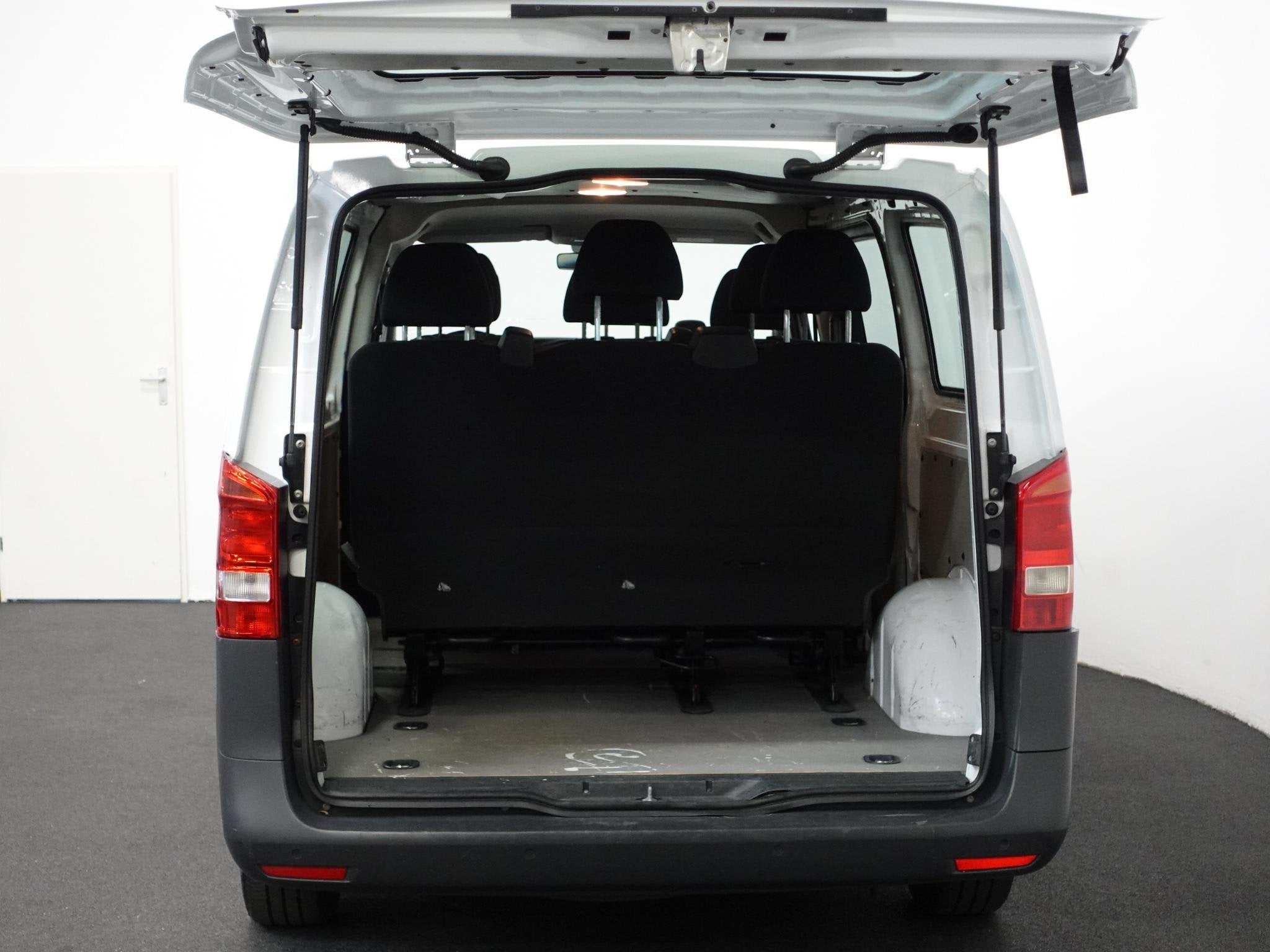 Mercedes-Benz Vito Tourer 111 Base Extra Lang 9persoons PERS, Auto's, Voorwielaandrijving, Stof, Euro 6, 255 €/maand
