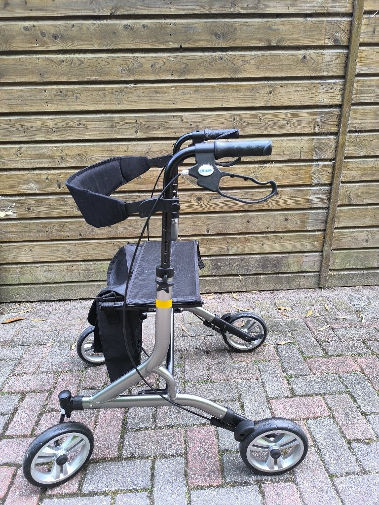 Rollator Drive Nitro SL, Ophalen, Lichtgewicht, Zo goed als nieuw
