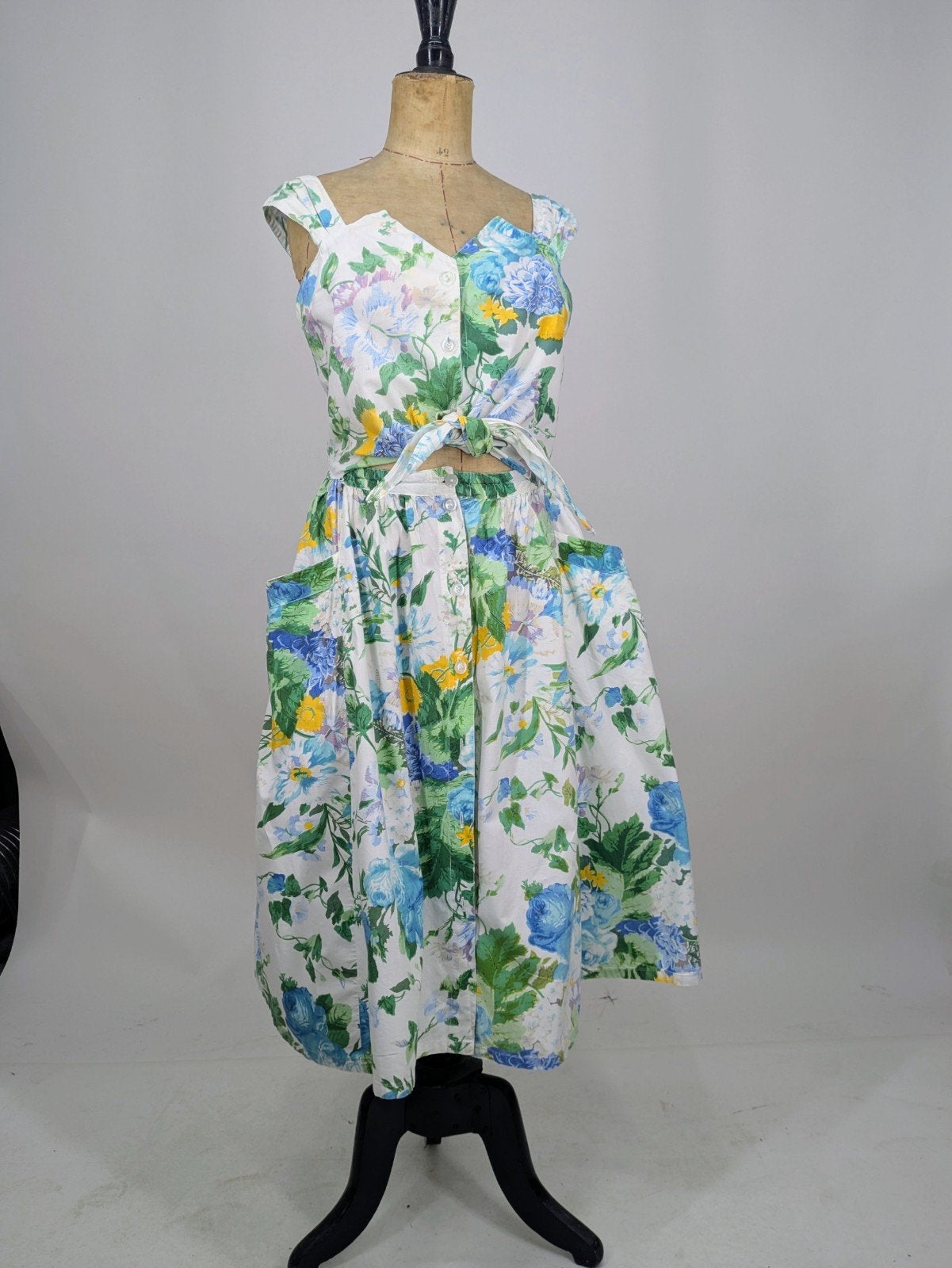 Express Bloemenprint Jurk Maat L, Info@express.com, Wit, Maat 42/44 (L), 1 Limited Parkway, Columbus, OH 43230, USA