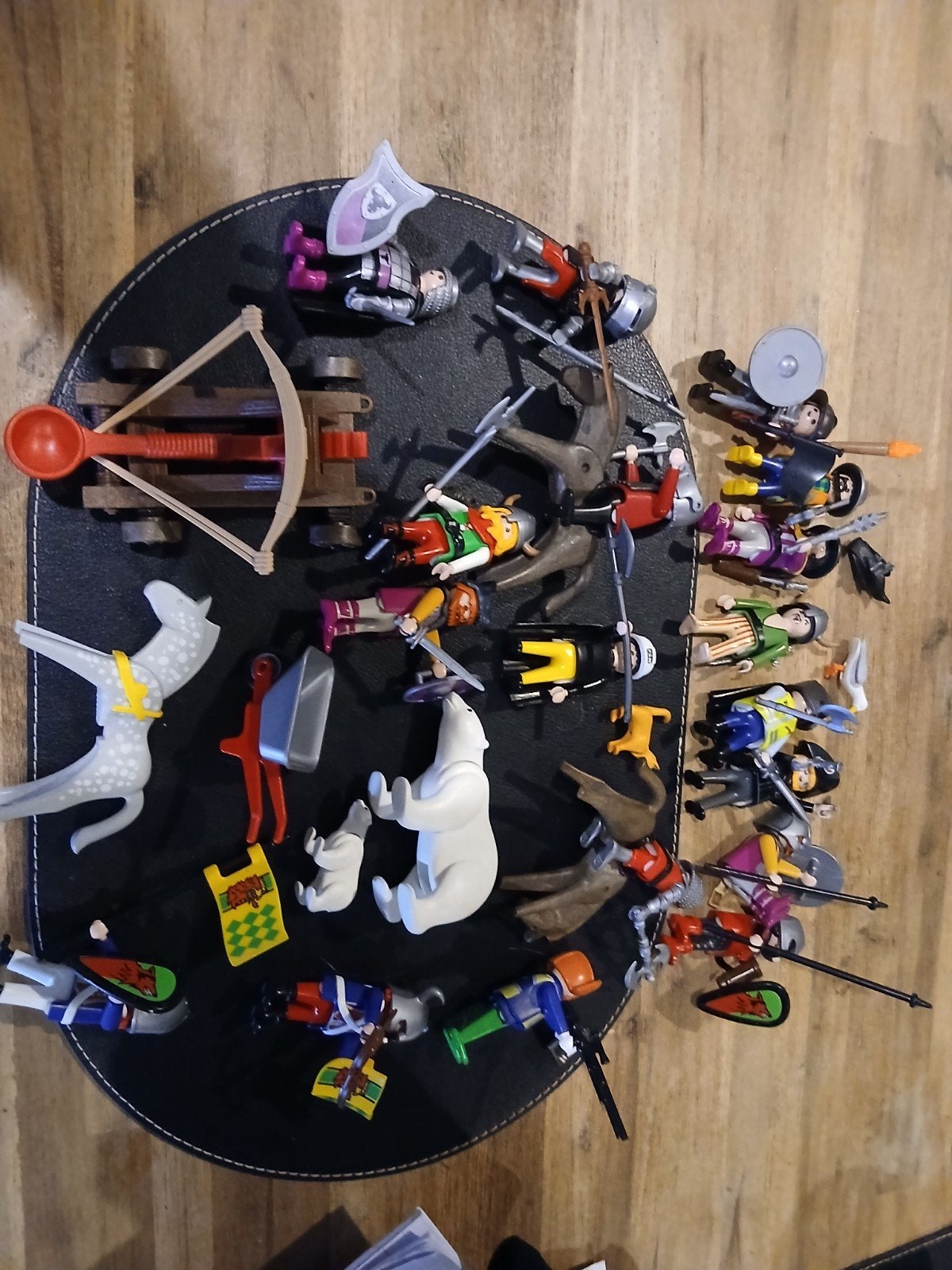 Playmobil figuren, dieren en losse onderdelen in bak, Ophalen of Verzenden, Gebruikt, Los playmobil